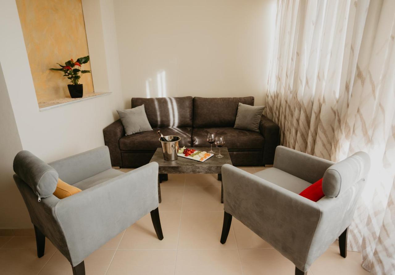 Hotel Miki Durrës Exteriér fotografie
