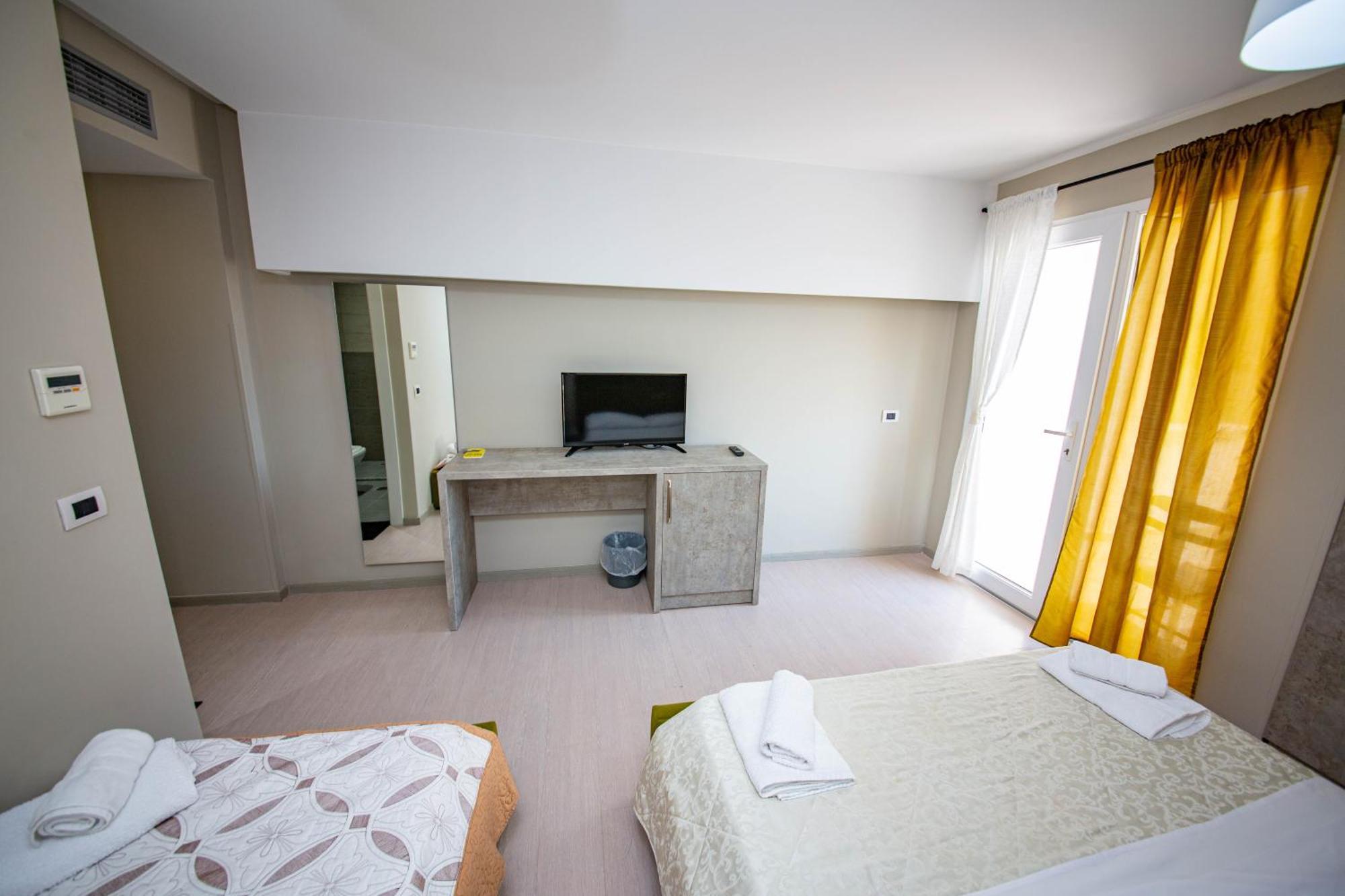 Hotel Miki Durrës Exteriér fotografie